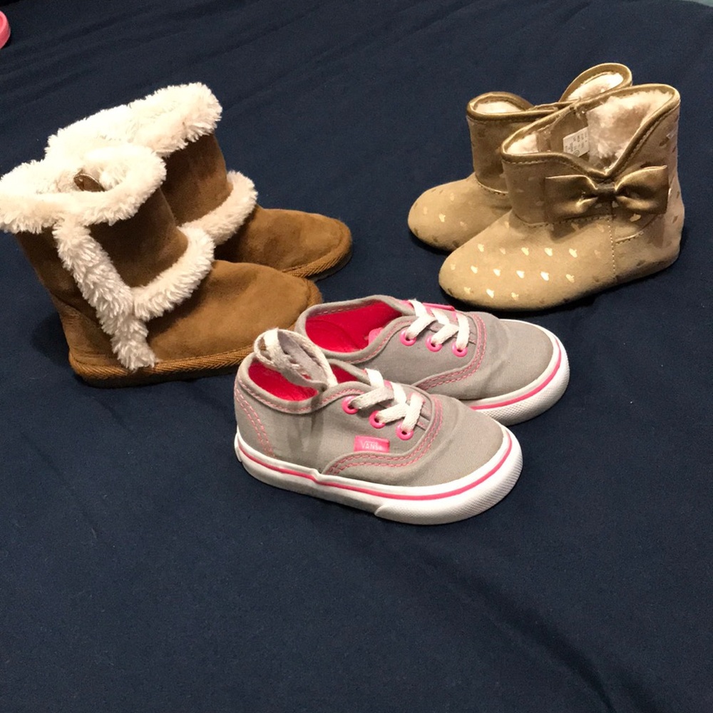 Bundle of 3 shoes!